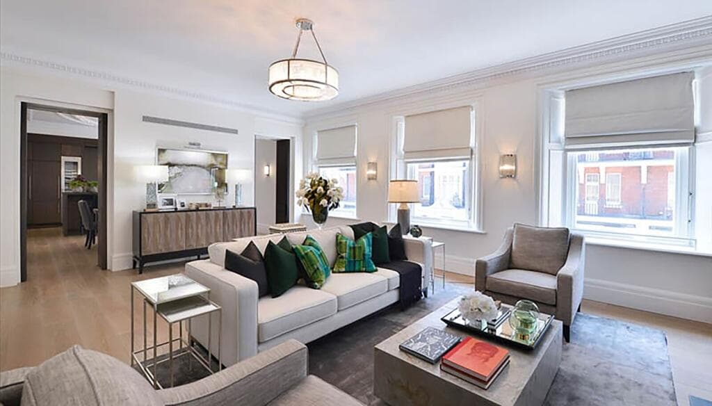 Mayfair 1BR by Grosvenor Square | Concierge & Lift