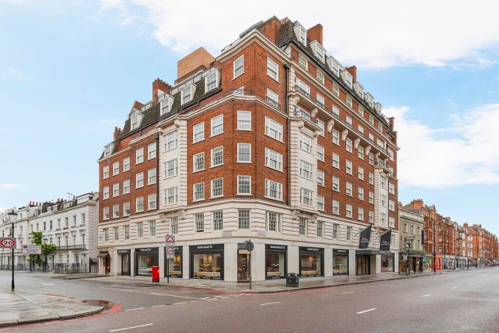 Knightsbridge 3BR Mansion Flat | Porter, Lift & A/C