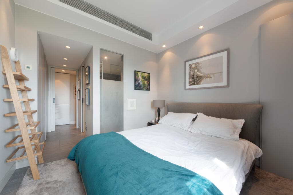 Luxury 1BR Trafalgar Square Views