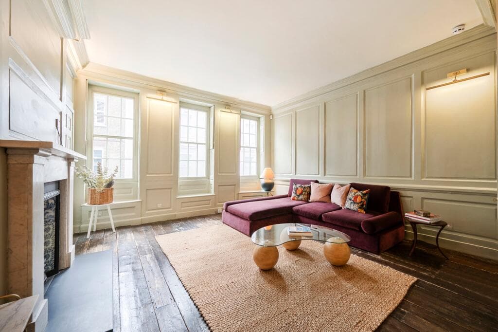 5-Floor Soho Townhouse · 3BR · Roof Terrace