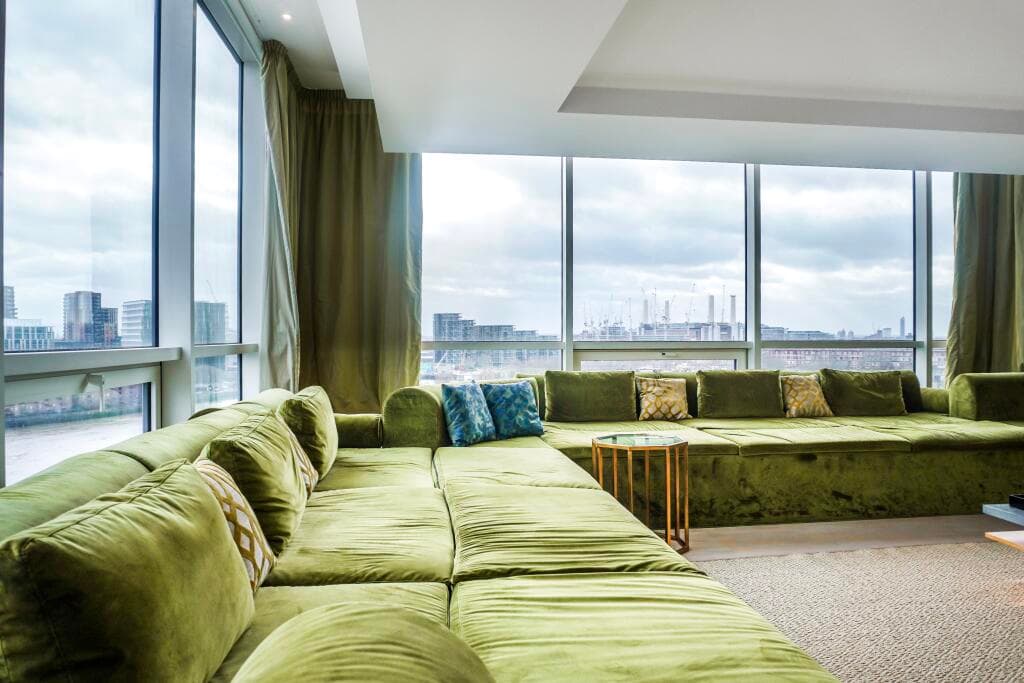 High-Floor 2BR Pimlico Apt | River & Skyline Views