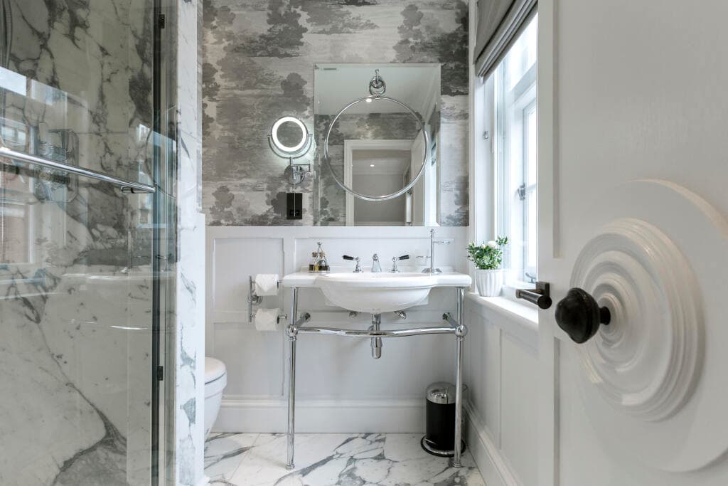 Mayfair 4BR Duplex Penthouse | Vaulted Ceiling & Terrace