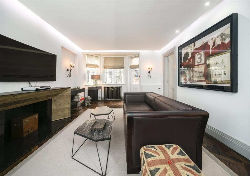 Mayfair 1BR with Private Steam Room | North Audley St