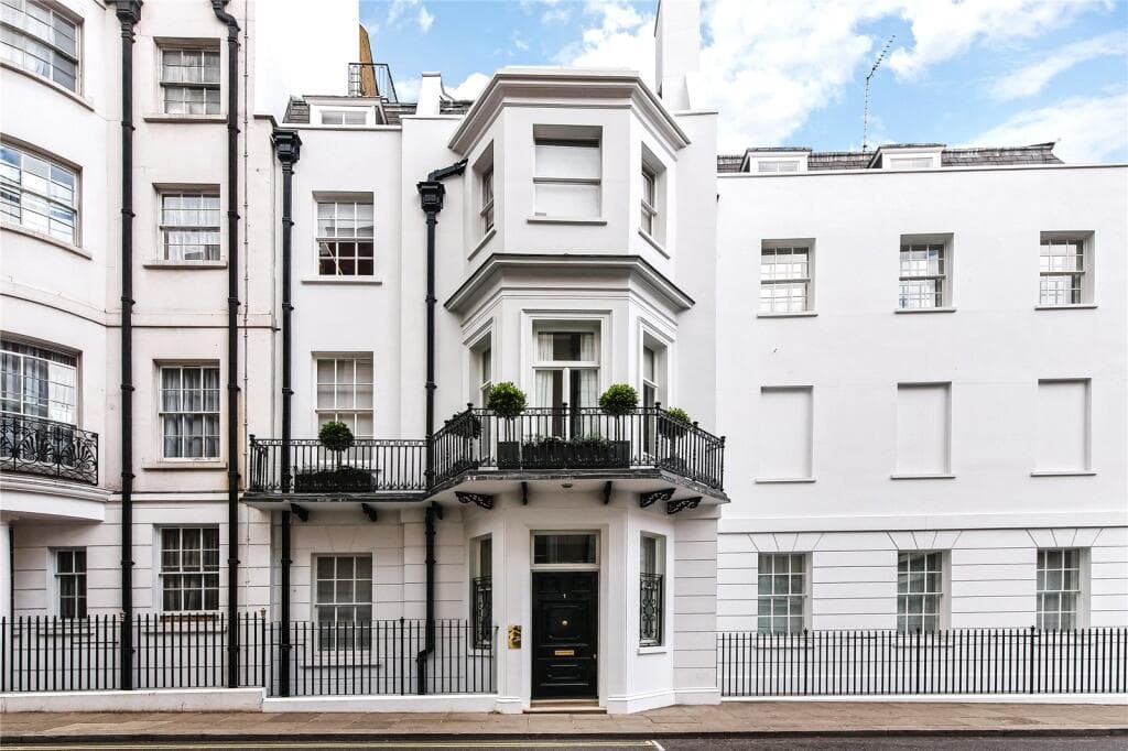 Mayfair 5BR on Tilney Street | Rooftop Terrace & Parking