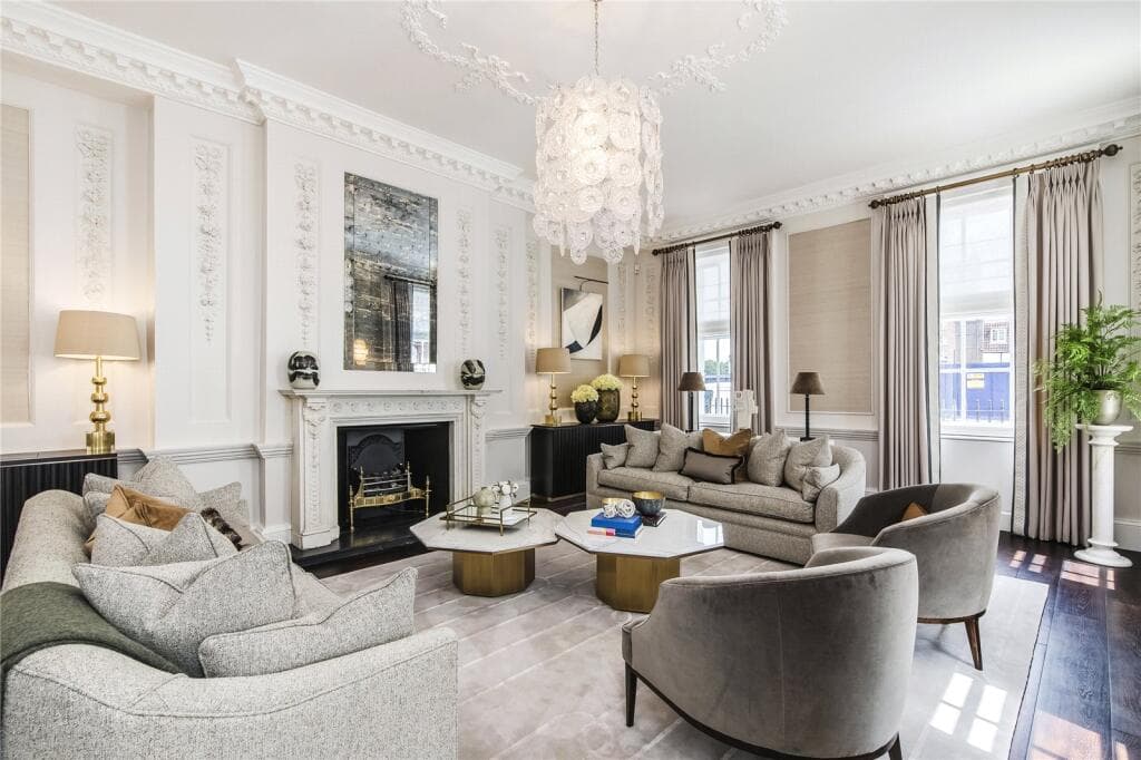Mayfair 5BR on Tilney Street | Rooftop Terrace & Parking
