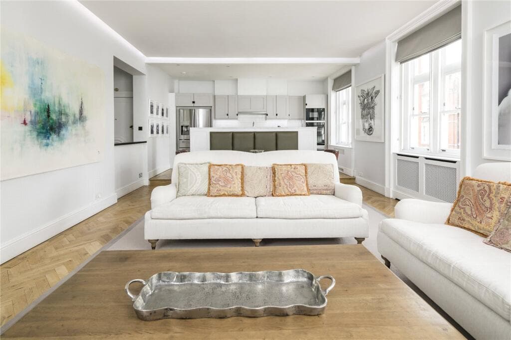 Sunlit 3BR Mayfair Lateral | Marble En Suites