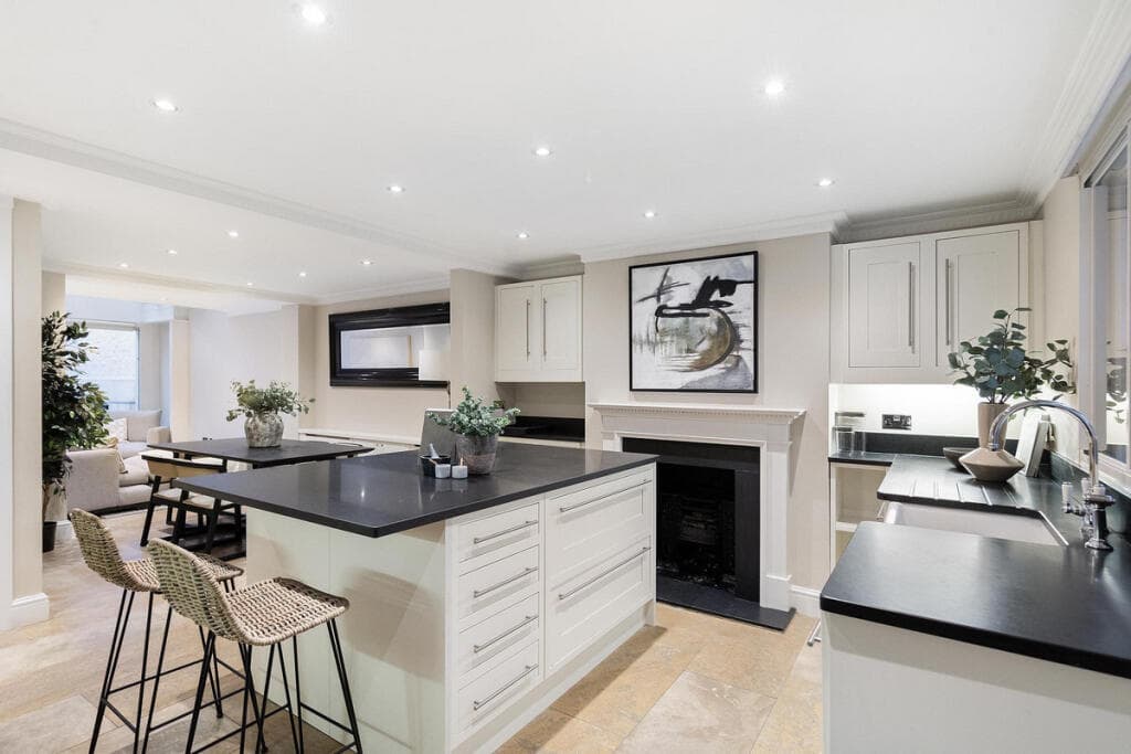 Chelsea 3BR Victorian House | South Garden & A/C
