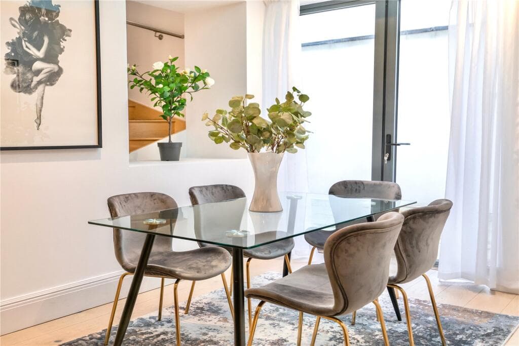 Period 2BR Lincoln's Inn Fields | Two Bathrooms
