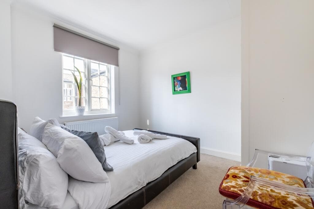 Chelsea 3BR Townhouse | Two Terraces & Garden