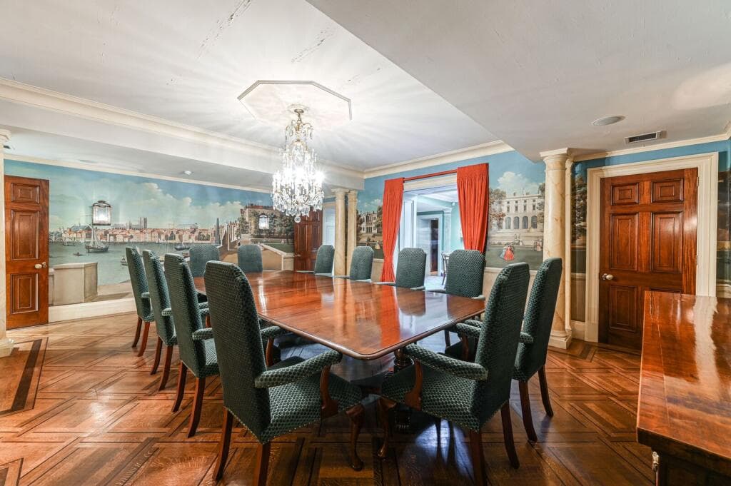 Grand 6BR Mayfair Townhouse | Private Garden
