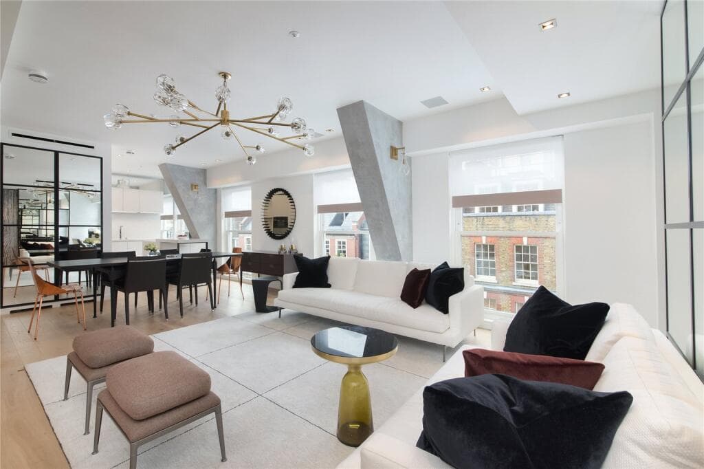 Refurbished 3BR Aldwych | Marble Baths & Concierge