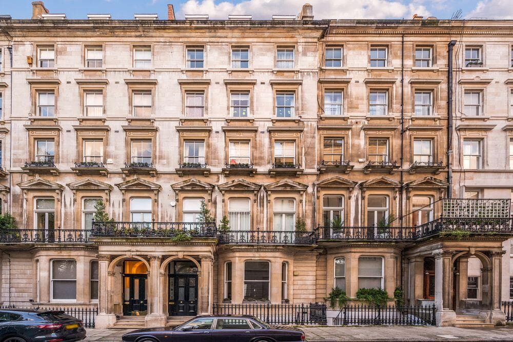 Knightsbridge Garden-Square 2BR | Courtyard & Gym