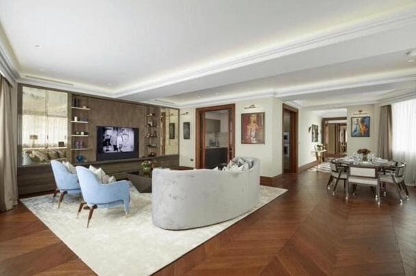 Mayfair 3BR Lateral | A/C & Porter | Brook Street