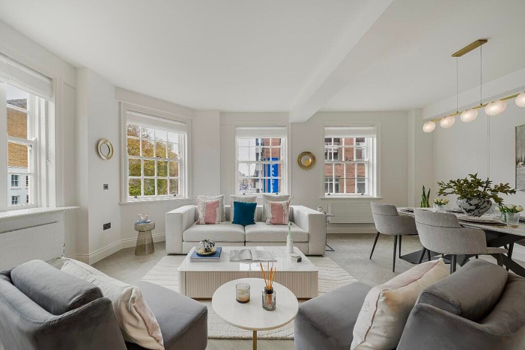 Knightsbridge 3BR Mansion Flat | Porter, Lift & A/C