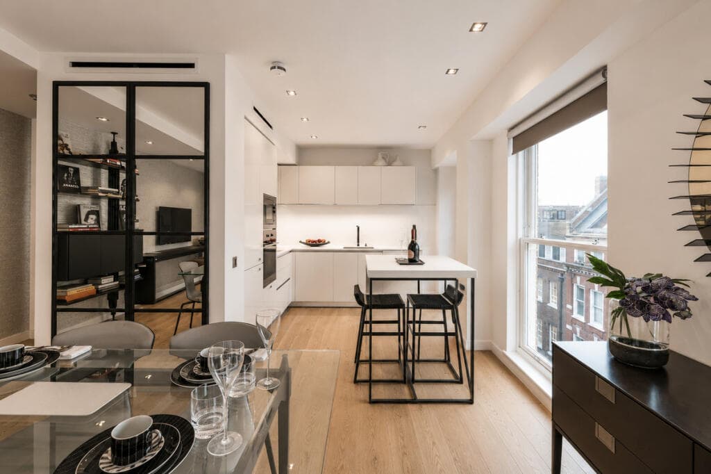 Designer 3BR Covent Garden | Home Office & Cinema