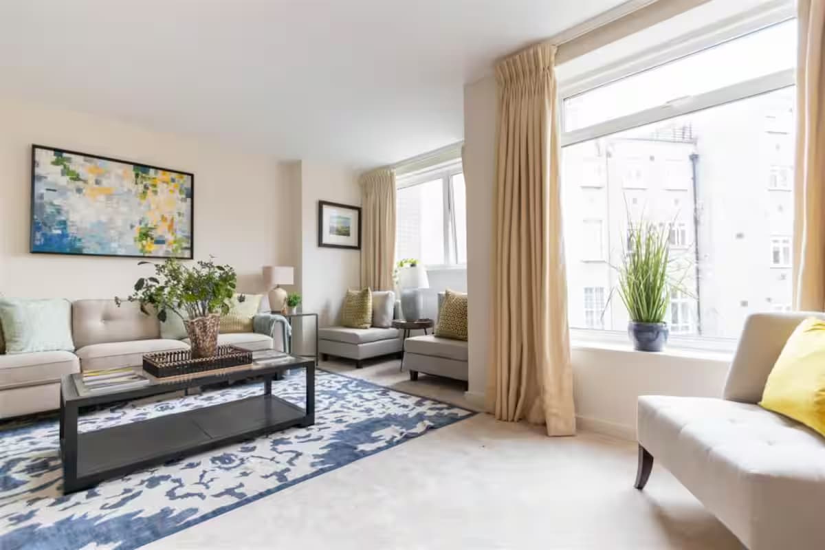 Hyde Park 6BR Townhouse