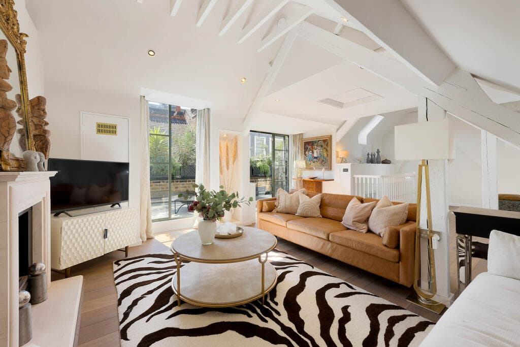 Mayfair 2BR Mews House | Two South-Facing Terraces