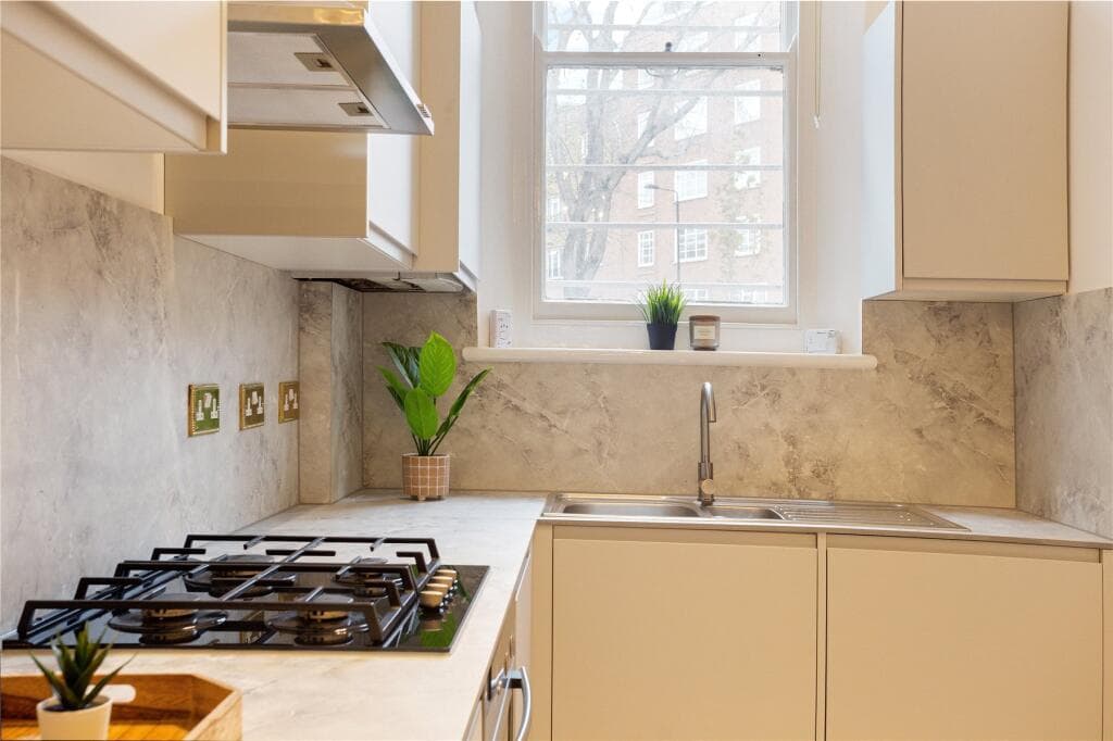 Sloane Square 3BR Mansion Duplex | Garden Square