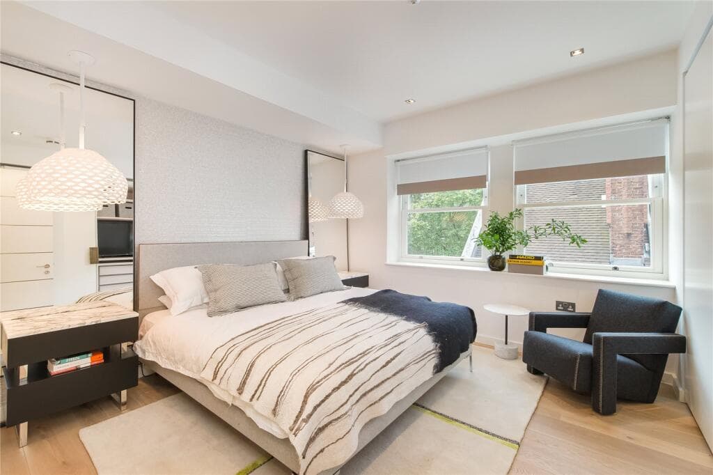 Refurbished 3BR Aldwych | Marble Baths & Concierge