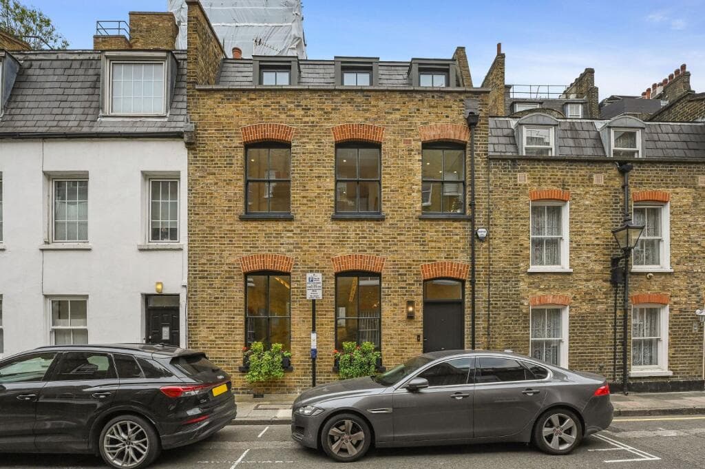 Bingham Place 3BR Mews | Basement Cinema & Patios