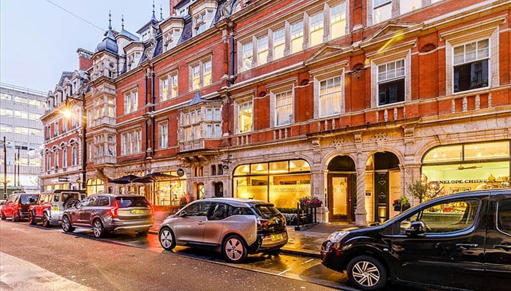 Mayfair 1BR by Grosvenor Square | Concierge & Lift