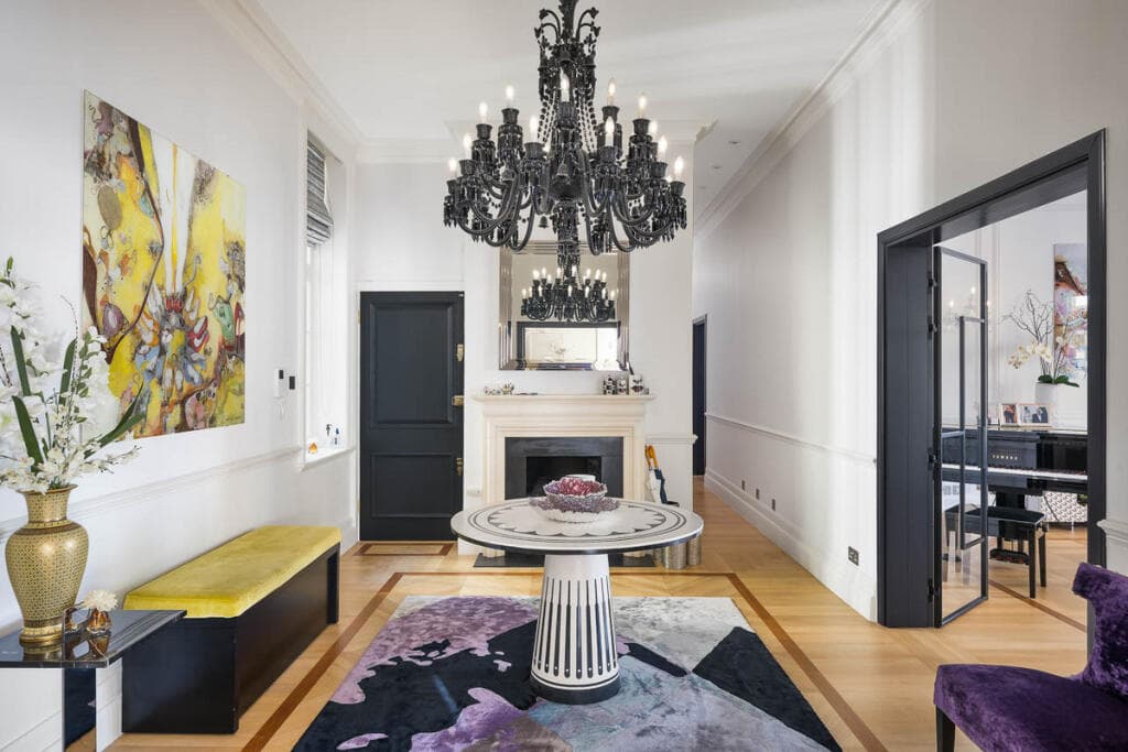 Victorian Mansion 3BR Mayfair | Smallbone Kitchen & A/C