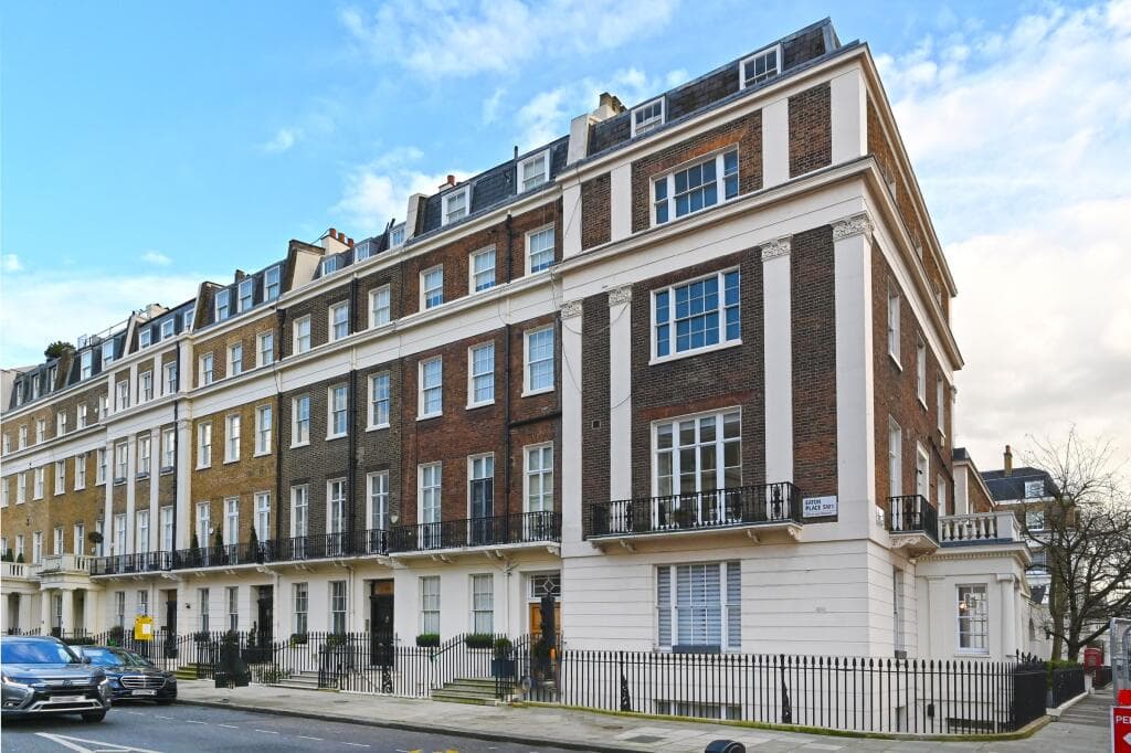 Elegant 2BR Belgravia Corner Flat | Private Terrace
