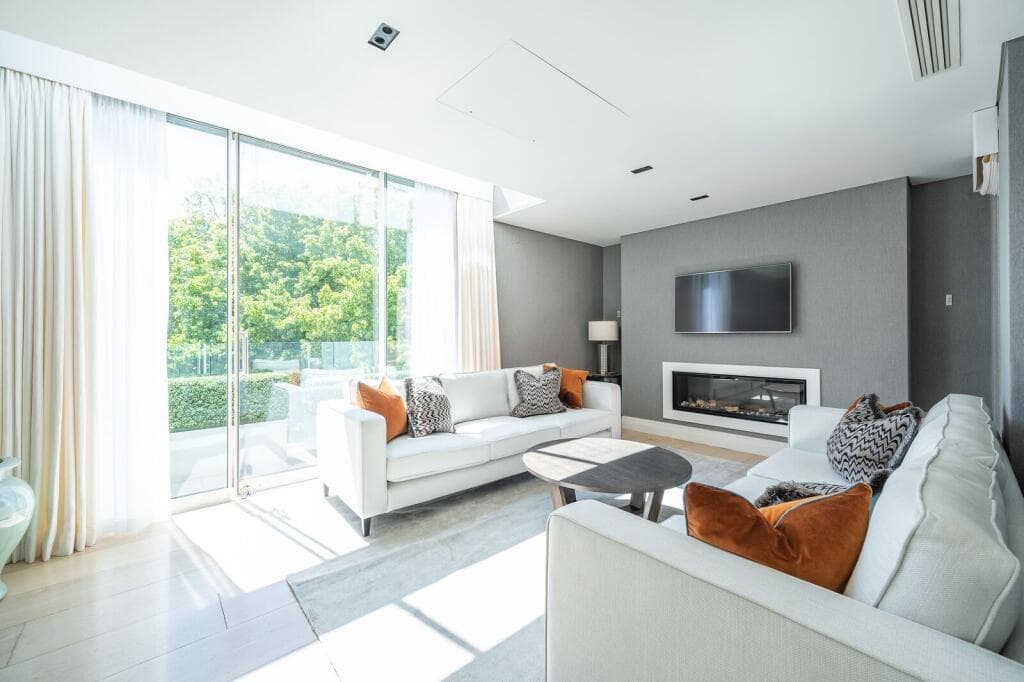 Mayfair 2BR Triplex | Roof Terrace & Two Balconies