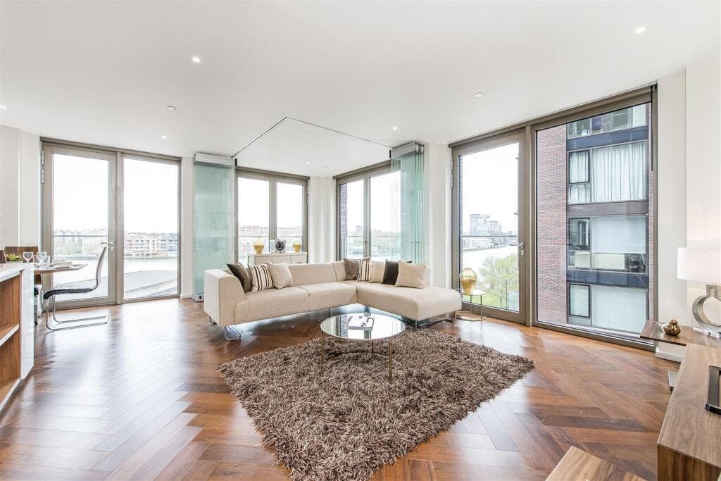 Beautiful 2BR Riverside Residence