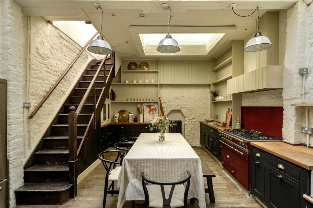 Georgian Soho Townhouse · 3BR · Sauna · Roof Terrace