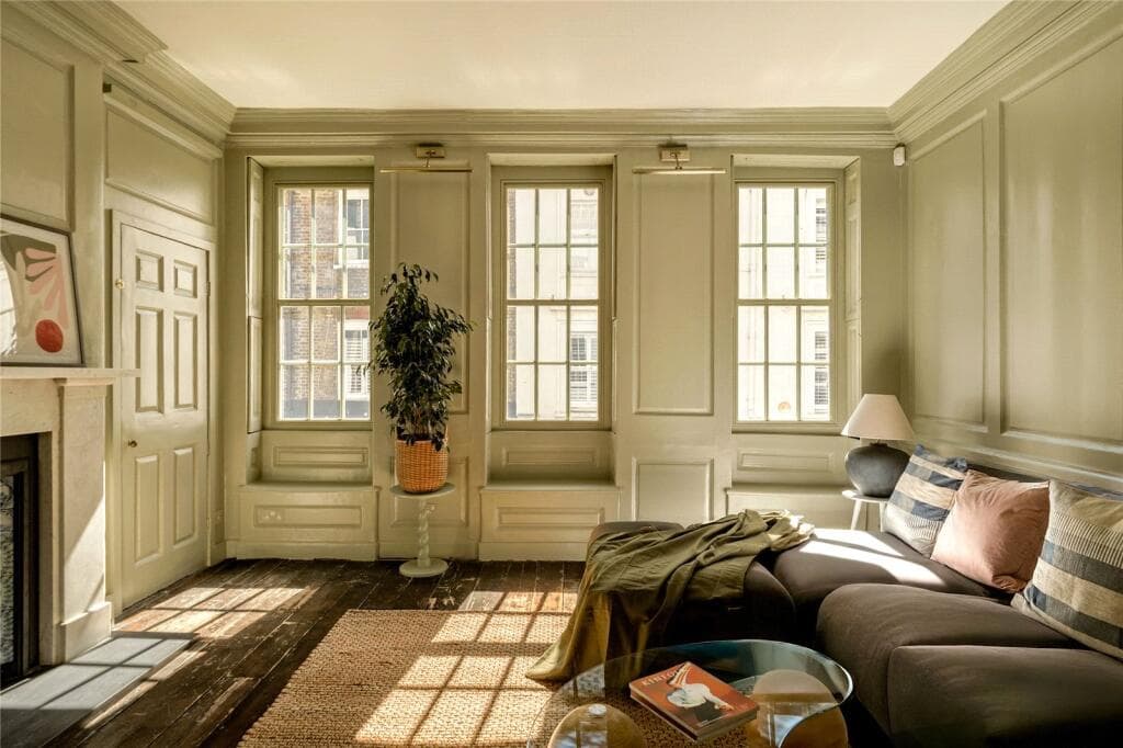 Georgian Soho Townhouse · 3BR · Sauna · Roof Terrace