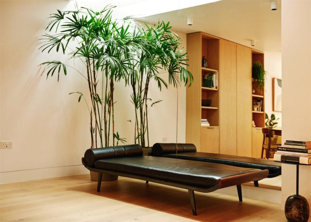 Marylebone 3BR Courtyard Apt | Floor-to-Ceiling Doors