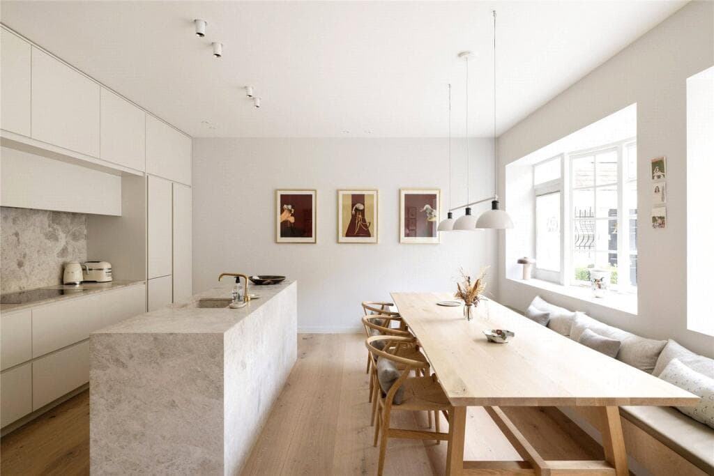 Knightsbridge 2BR Mews Duplex | Marble Island Kitchen